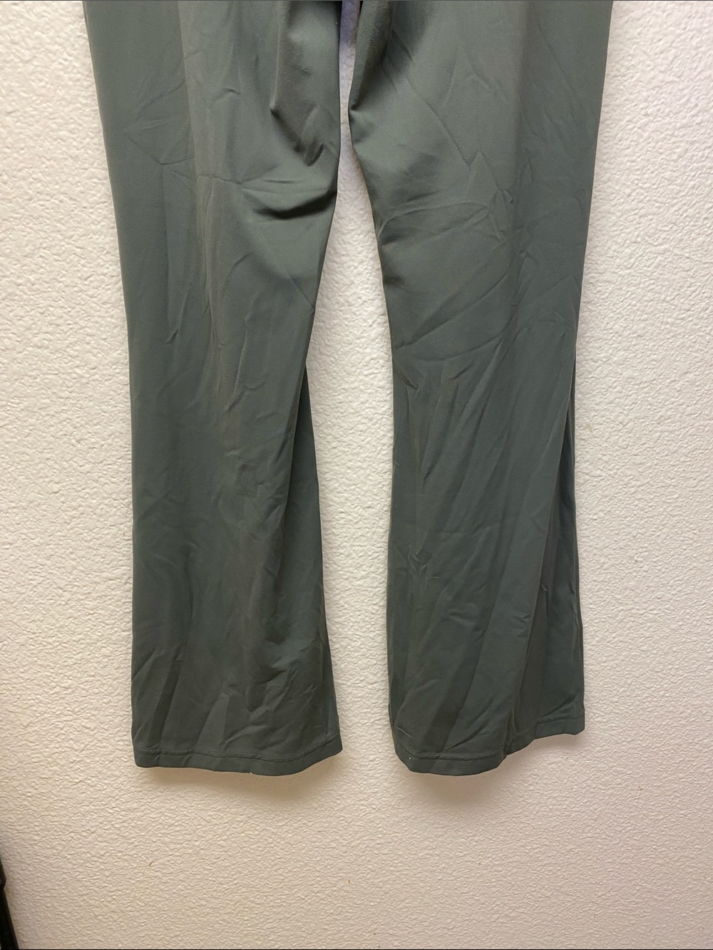 Lululemon Grove Super High-Rise Dark Olive Green Flare Yoga Pants-EUC!!💚💚 - Picture 6 of 9